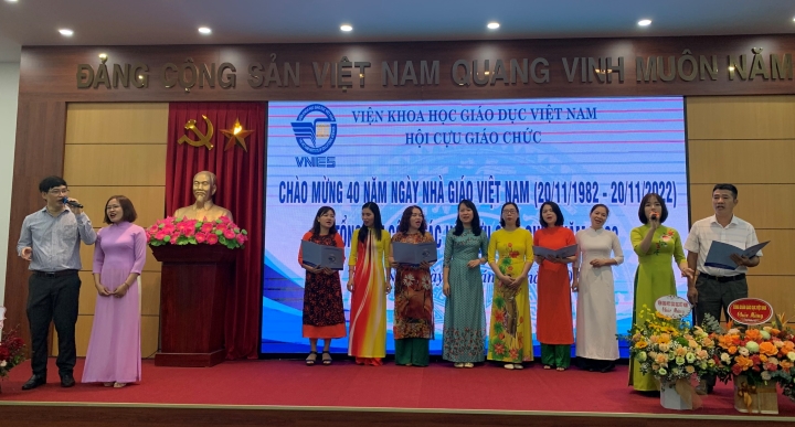 Lễ Chào mừng 40 năm Ngày Nhà giáo Việt Nam và Tổng kết công tác Hội Cựu giáo chức năm 2022
